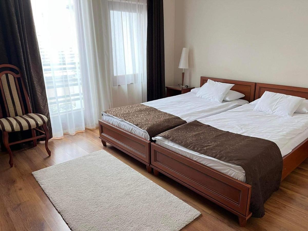 Brill Hotel 贝凯什乔包 外观 照片
