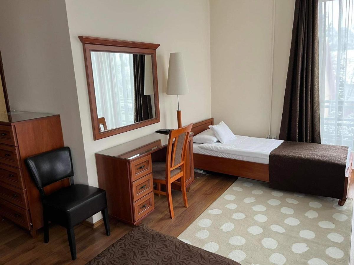Brill Hotel 贝凯什乔包 外观 照片