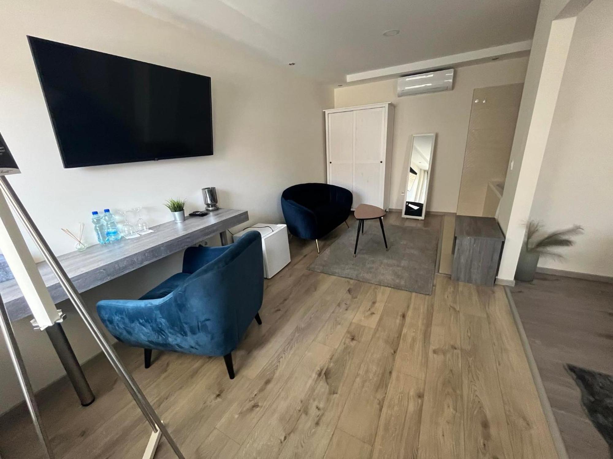Brill Hotel 贝凯什乔包 外观 照片